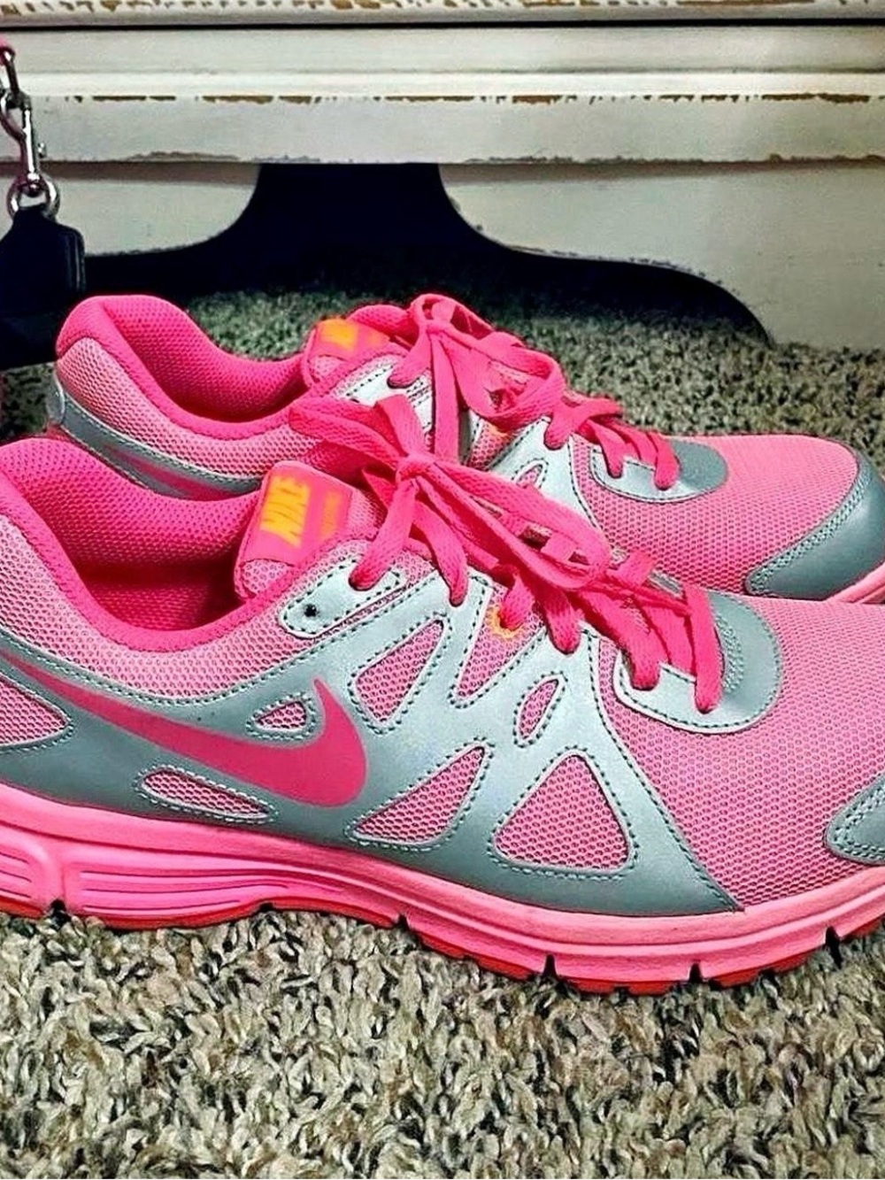 Nike Revolution 2 GS Platinum Pink & Silver Running Shoes Size 7Y (women’s 8)